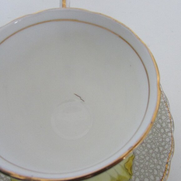Vintage Tuscan Teacup trio set, Yellow Flower (Lot 1) SMALL CRACK & MARK - Picture 10 of 15